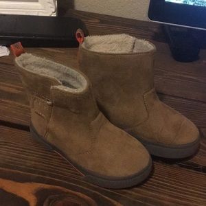 Carters winter boots sz 10